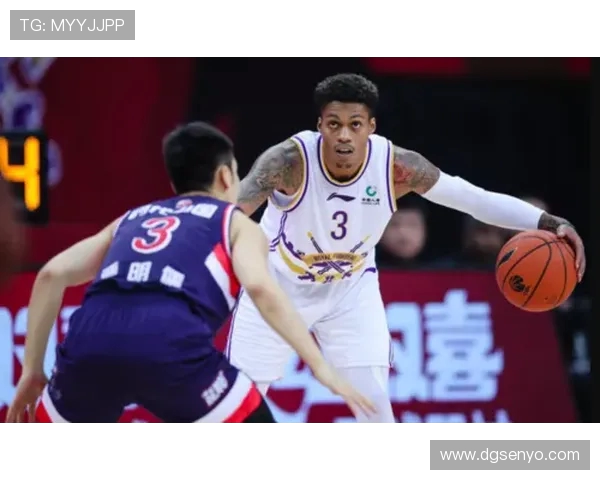 奇才与活塞激战正酣 双方全力争夺季后赛名额精彩对决再起波澜